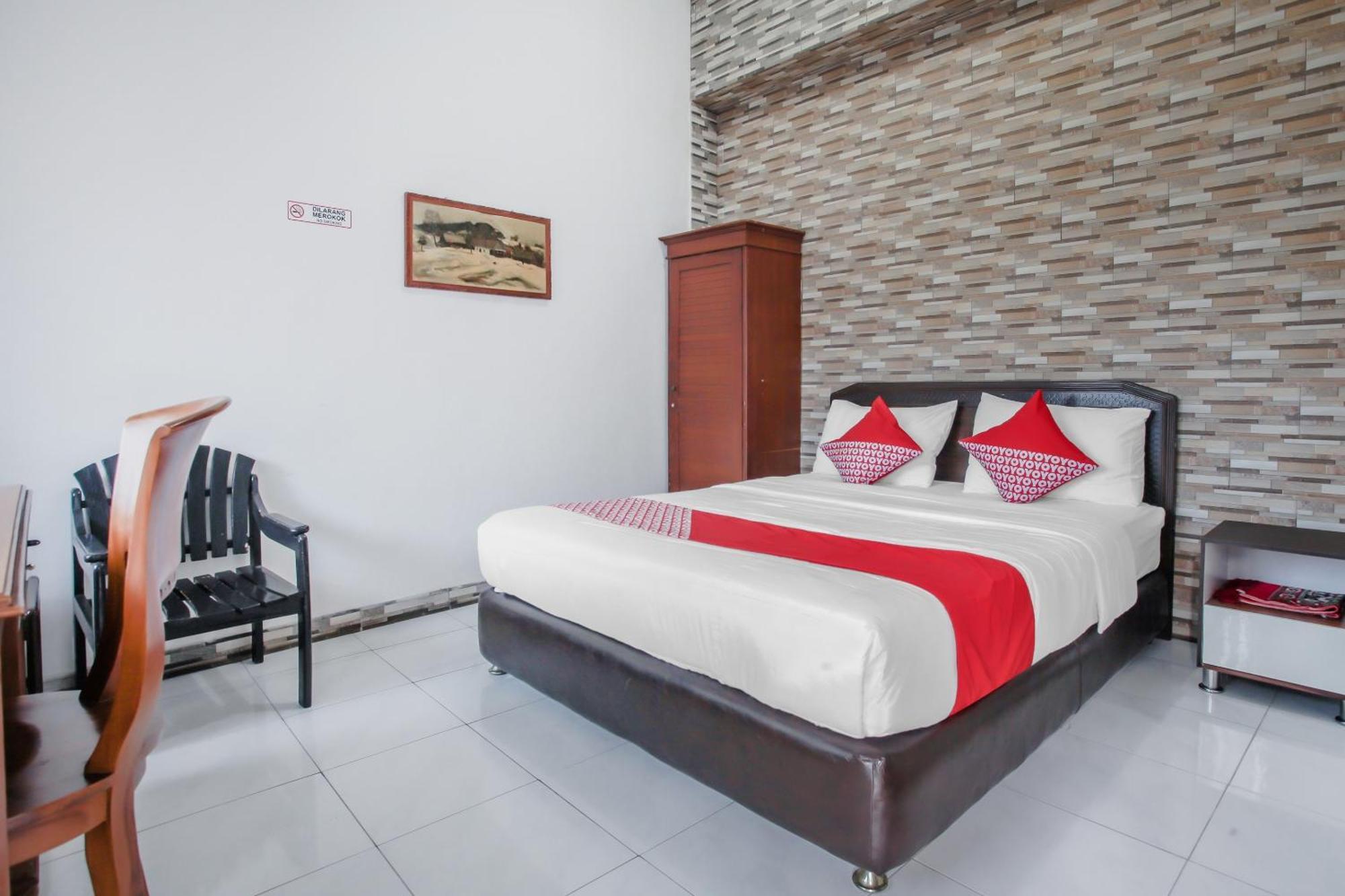 Oyo Life 90091 Wisma Pakuan Syariah Bogor Exteriör bild