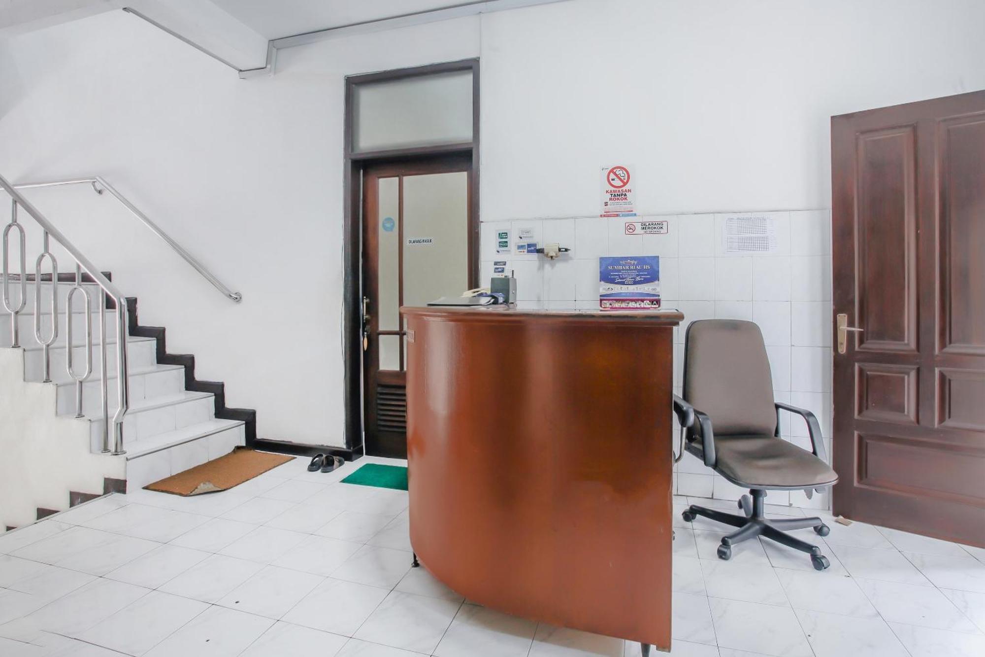 Oyo Life 90091 Wisma Pakuan Syariah Bogor Exteriör bild