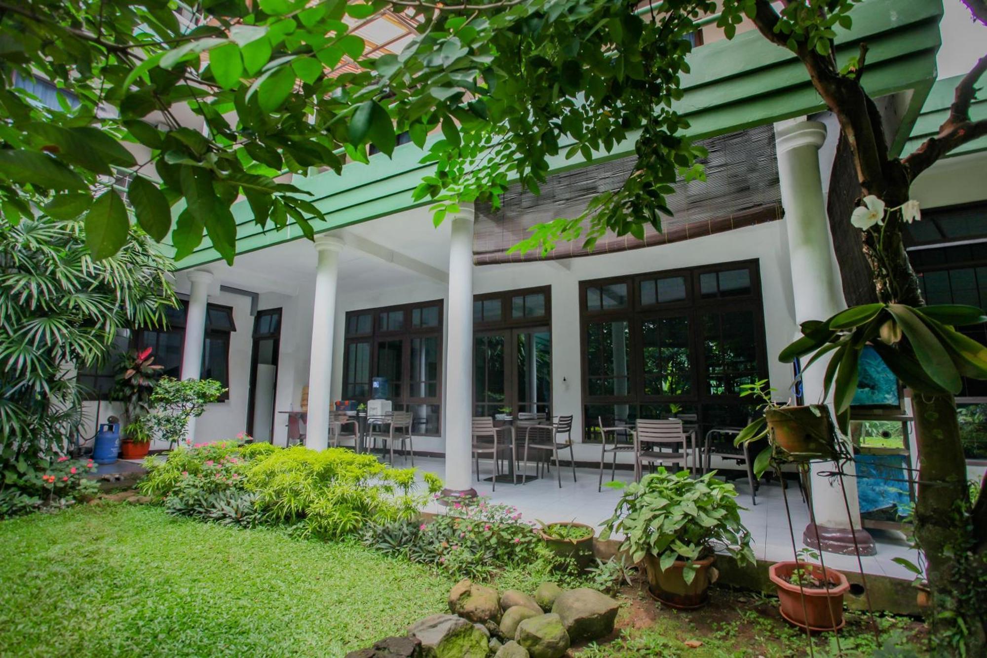 Oyo Life 90091 Wisma Pakuan Syariah Bogor Exteriör bild